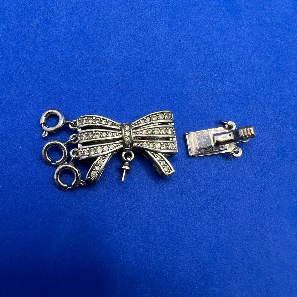 Silver tone Layering Clasp - Bow